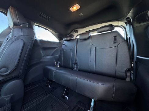 Used 2026 Toyota Sienna Platinum image 21