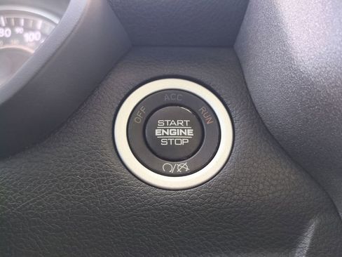 Used 2019 RAM 3500 Tradesman w/ Chrome Appearance Group AWD/4WD image 33