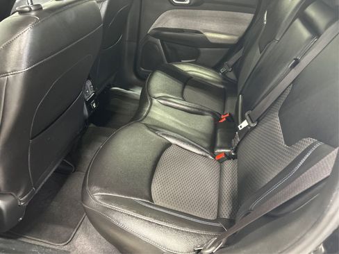 Used 2024 Jeep Compass Latitude AWD/4WD image 10