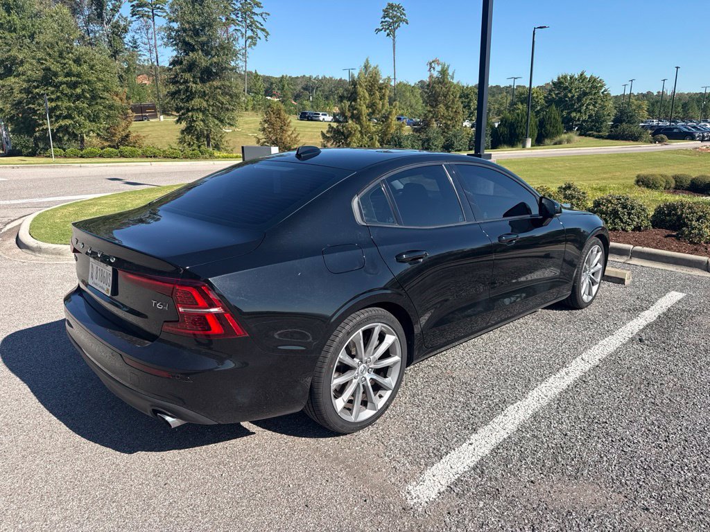 Used 2020 Volvo S60 T6 Momentum AWD/4WD image 4