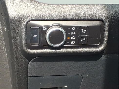 Used 2023 Ford Explorer XLT AWD/4WD image 14