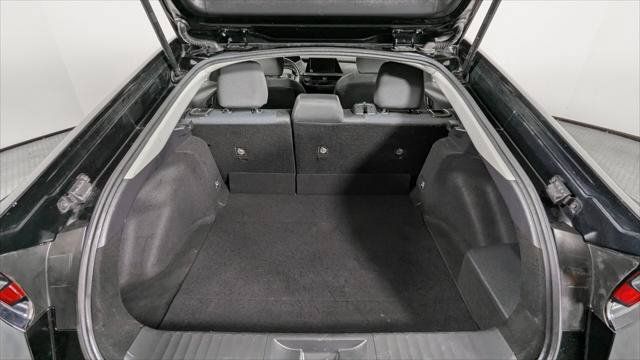 Used 2024 Toyota Prius LE FWD image 18
