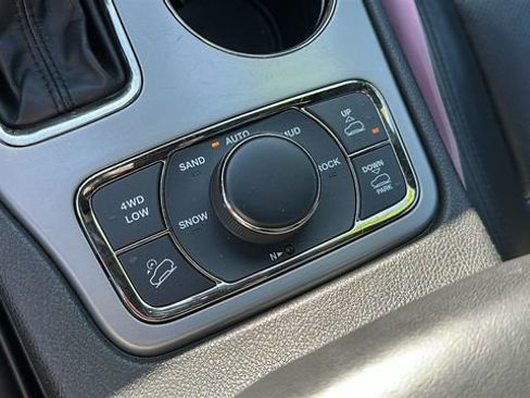 Used 2021 Jeep Grand Cherokee High Altitude AWD/4WD image 19