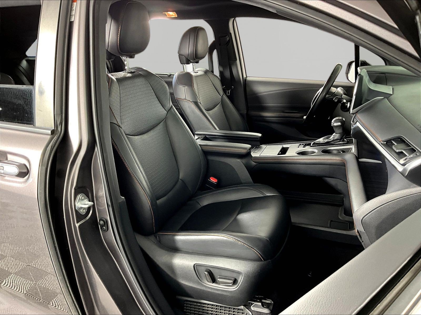 Used 2021 Toyota Sienna XSE FWD image 28