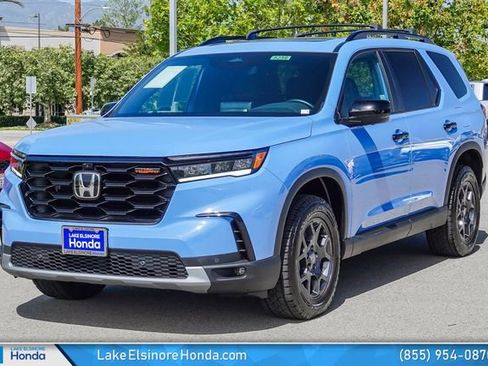 Certified 2024 Honda Pilot TrailSport image 4