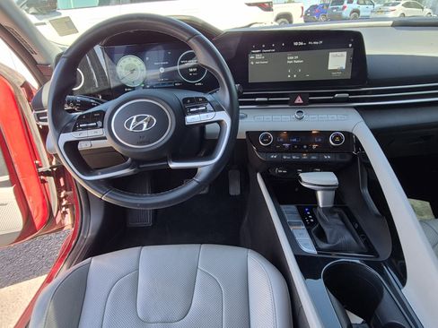 Used 2023 Hyundai Elantra Limited FWD image 18