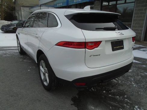 Used 2019 Jaguar F-PACE Premium image 6