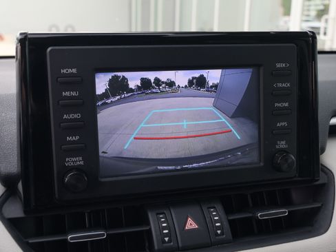 Used 2019 Toyota RAV4 XLE Premium FWD image 24