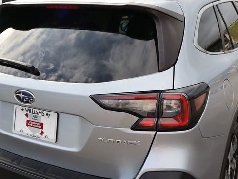 Certified 2022 Subaru Outback Limited AWD/4WD image 12