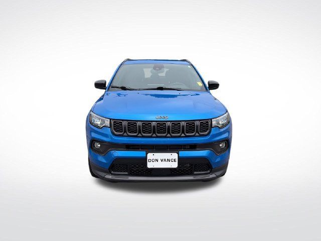 Used 2026 Jeep Compass Latitude AWD/4WD image 8