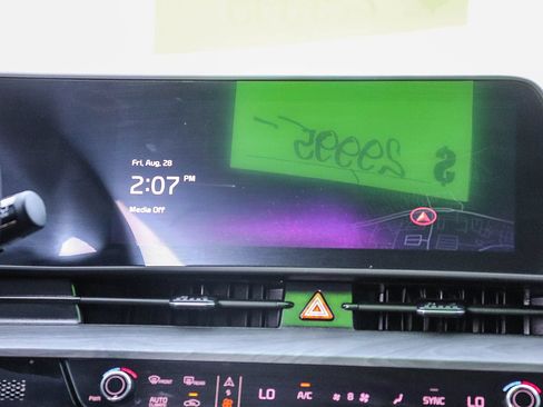 Used 2025 Kia Sportage X-Line w/ Premium Package AWD/4WD image 14