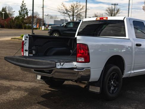 Used 2022 RAM 1500 Classic SLT w/ Protection Group AWD/4WD image 10
