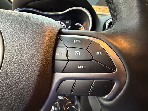 Used 2019 Jeep Grand Cherokee Limited AWD/4WD image 23