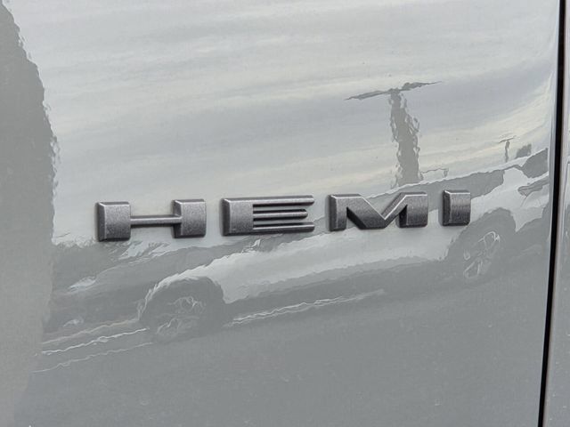 Used 2023 Dodge Durango R/T w/ Hemi Orange Plus Package AWD/4WD image 8