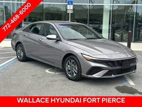 Used 2024 Hyundai Elantra SEL FWD image 5