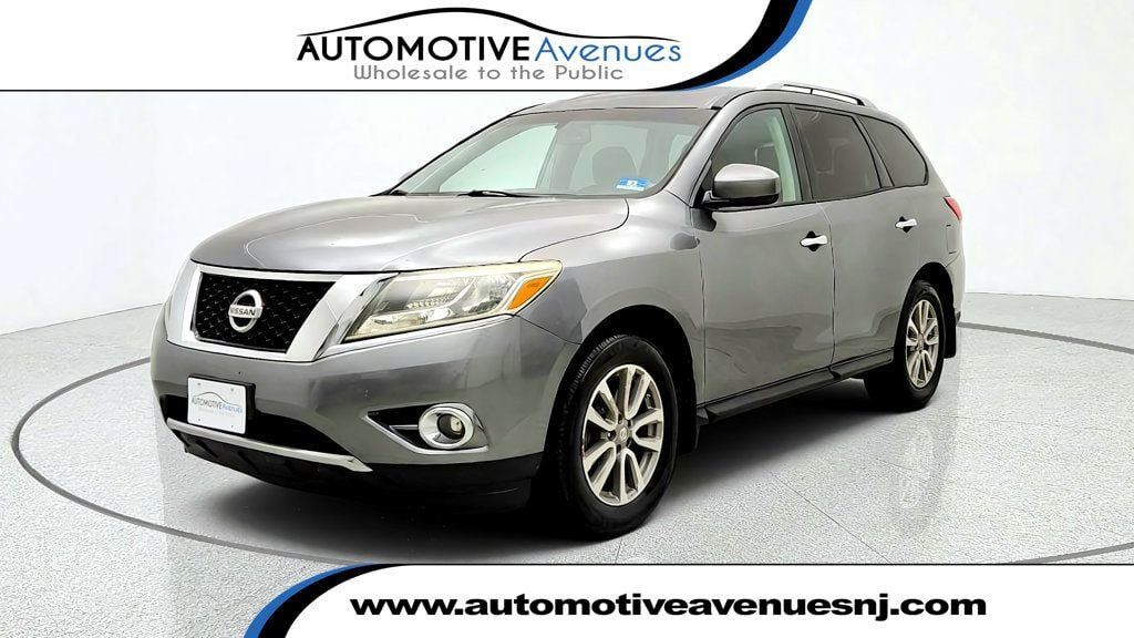 Used 2016 Nissan Pathfinder SV AWD/4WD image 1