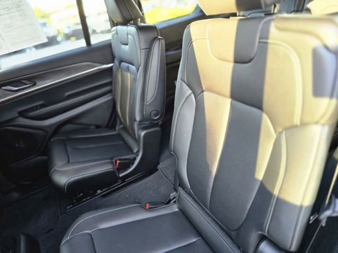 Used 2025 Jeep Grand Cherokee L Limited w/ Black Appearance Package image 14