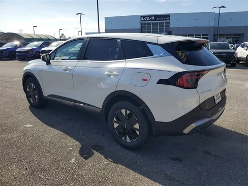 New 2026 Kia Sportage LX image 3