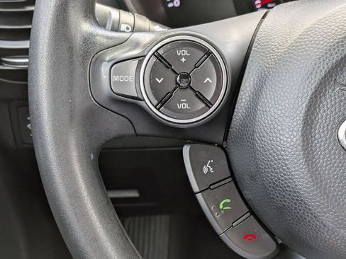 Used 2016 Kia Soul FWD image 21