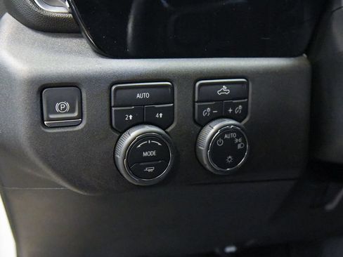 Used 2023 Chevrolet Silverado 1500 LT AWD/4WD image 15