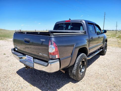 Used 2012 Toyota Tacoma 4x4 Double Cab w/ SR5 Pkg image 5