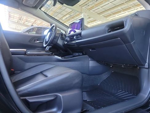 Used 2025 Toyota Prius FWD image 22