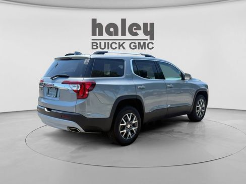 Used 2023 GMC Acadia SLT FWD image 2