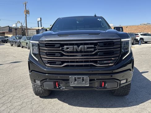 Used 2023 GMC Sierra 1500 AT4X image 8