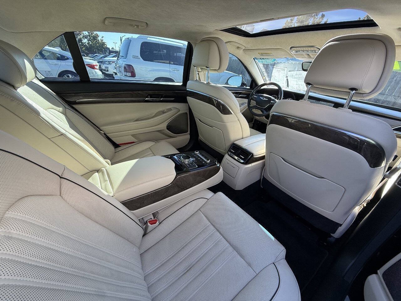 Used 2017 Genesis G90 3.3T Premium RWD image 24