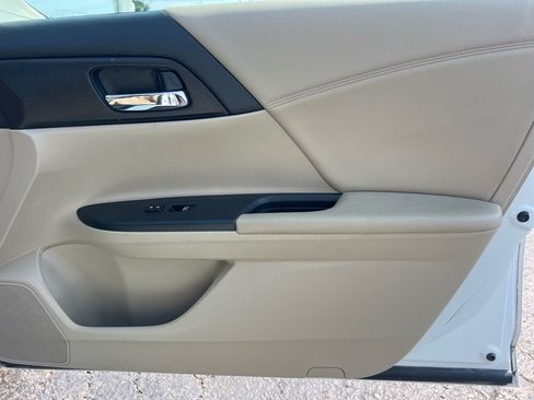 Used 2015 Honda Accord EX-L image 17