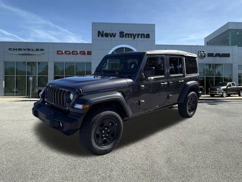 Used 2025 Jeep Wrangler Sport image 8