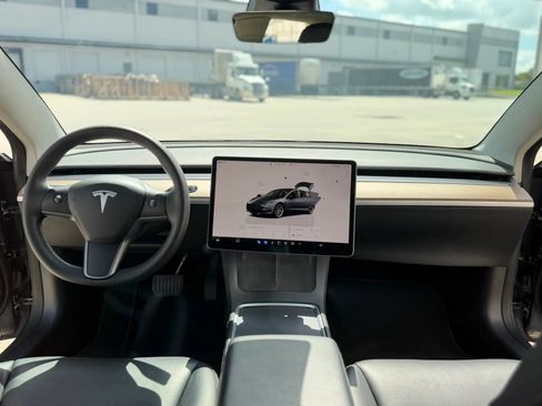 Used 2022 Tesla Model 3 Long Range AWD/4WD image 25
