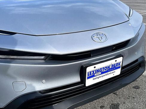 Used 2024 Toyota Prius LE AWD/4WD image 32