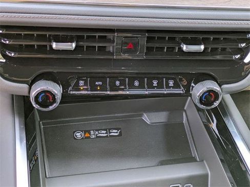 New 2025 Chevrolet Suburban High Country image 21