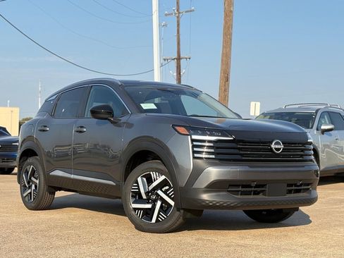 New 2026 Nissan Kicks SV w/ SV Premium Package image 2