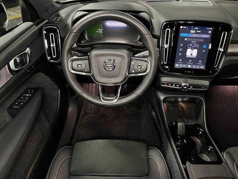 Used 2023 Volvo XC40 Recharge Plus AWD/4WD image 43