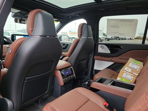New 2026 Lincoln Aviator Reserve image 15