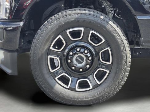 Used 2025 Ford F250 Platinum AWD/4WD image 11