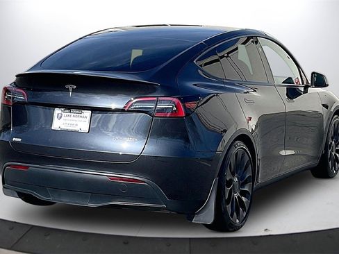 Used 2024 Tesla Model Y Performance image 9