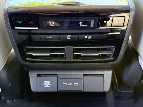 Certified 2025 Acura MDX SH-AWD w/ Technology Package image 16