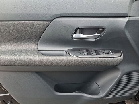 Certified 2025 Nissan Kicks SV image 12