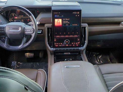 Used 2025 GMC Yukon Denali Ultimate image 20