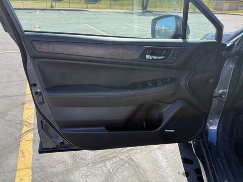 Used 2017 Subaru Outback 3.6R Limited image 9