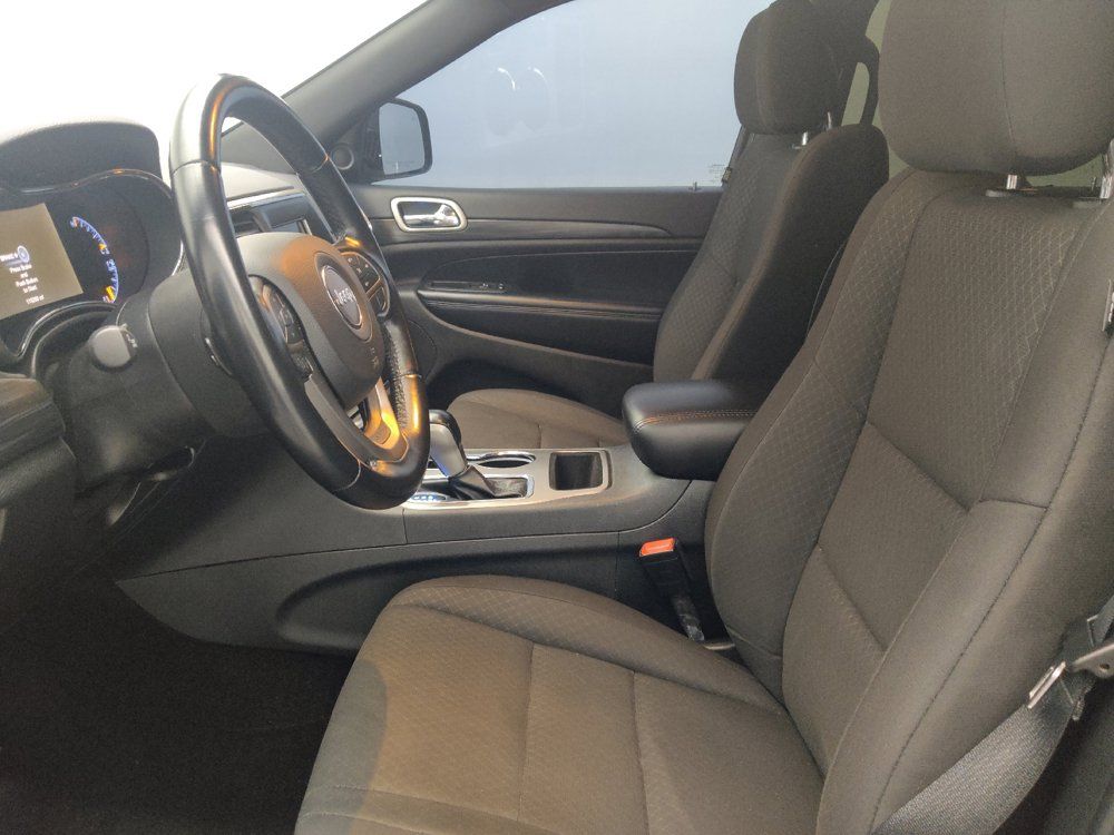 Used 2021 Jeep Grand Cherokee Laredo AWD/4WD image 17