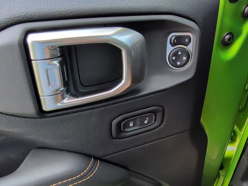 New 2025 Jeep Gladiator Sport image 11