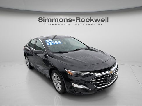 Used 2024 Chevrolet Malibu LT image 3