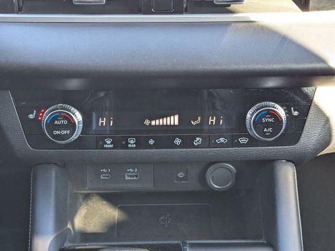 Used 2024 Mitsubishi Outlander SE AWD/4WD image 28