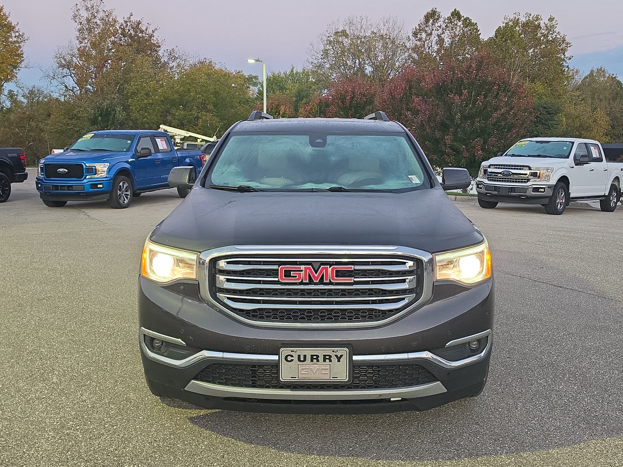 Used 2017 GMC Acadia SLT AWD/4WD image 2
