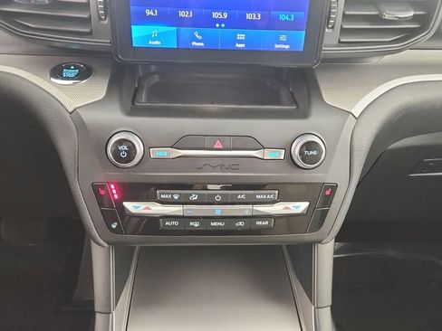 Used 2020 Ford Explorer XLT w/ Comfort Package AWD/4WD image 18