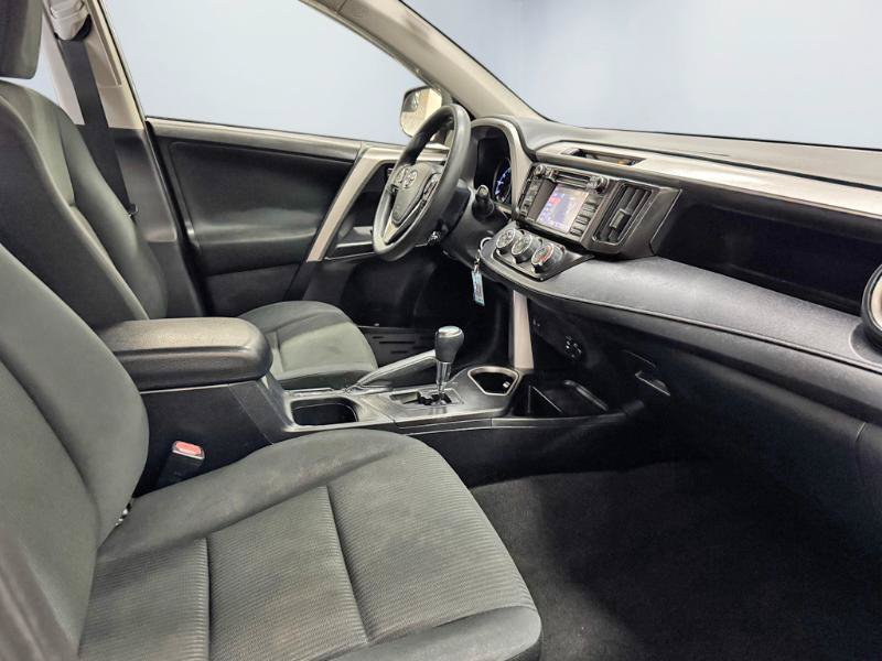 Used 2018 Toyota RAV4 LE w/ All Weather Liner Package AWD/4WD image 21